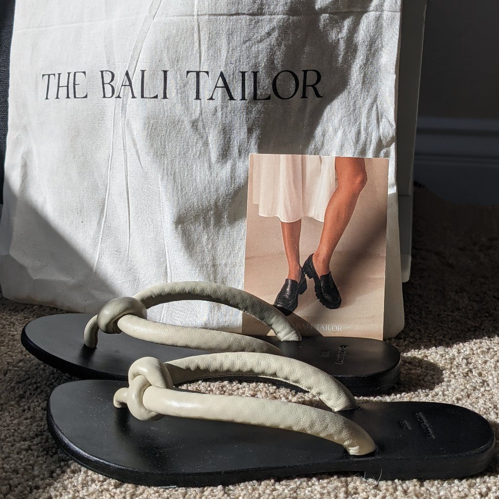 The Lottie Sandal Creme Us 9 Eu40 (Tends To Run Small) + Signature Tote Bag